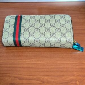 Source Unknown Beige and Green Wallet